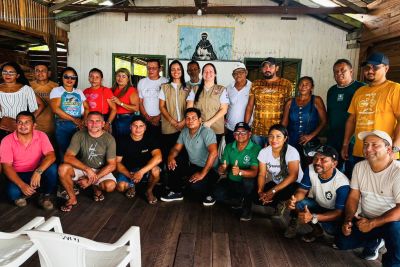 notícia: Semas firma minuta final do acordo de pesca do camarão de Oeiras do Pará e Curralinho