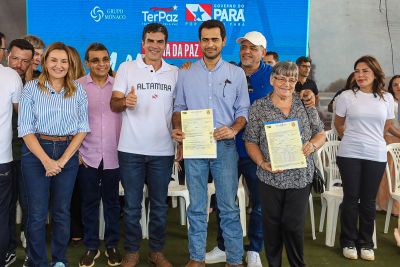 notícia: Governo do Pará faz entrega histórica de títulos de terra na região do Xingu