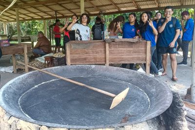 notícia: Visita de estudantes ao Quilombo Abacatal gera debates e reflexões sobre as lutas por direitos da comunidade