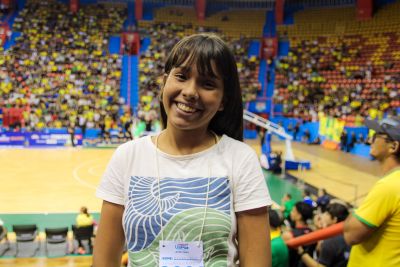 notícia: Comunidades atendidas pelas UsiPaz assistem partida da Seleção Brasileira de Basquete