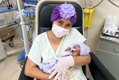 notícia: Bebês da UTI Neonatal do HRBA participam de sessão de fotos em alusão ao Novembro Roxo