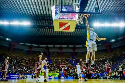 notícia: Seleção Brasileira de Basquete Masculino vence Panamá no Mangueirinho 