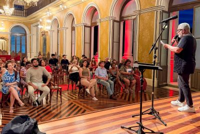 notícia: Sarau 'Chuva de Poesia' celebra Bruno de Menezes no Theatro da Paz