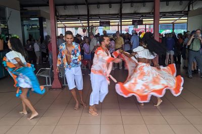 notícia: Navio de cruzeiro aporta em Belém com 600 passageiros recepcionados pela Setur