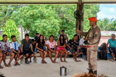 notícia: Munduruku recebem capacitação de Brigadas de Incêndios em Jacareacanga  