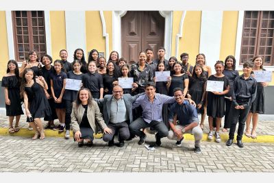 notícia: Instituto Estadual Carlos Gomes promove formatura de 37 alunos do curso de musicalização