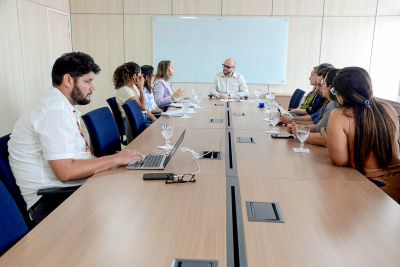 notícia: Governo do Estado debate projeto de desenvolvimento infantil na Amazônia Paraense