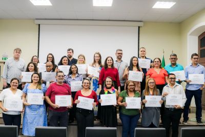 notícia: Mais de 130 servidores da Santa Casa têm acesso à graduação e pós-graduação