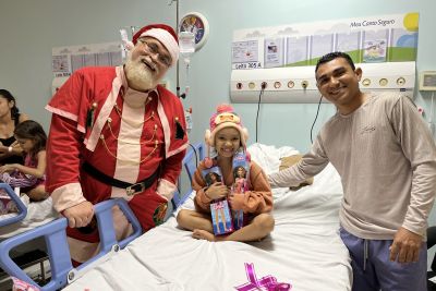 notícia: Pacientes do Hospital Oncológico Infantil vivem Um sonho de Natal