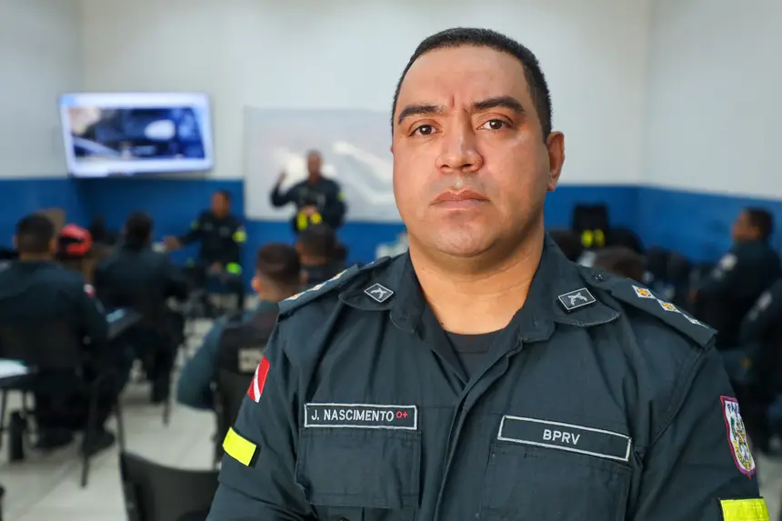 Capitão José Nascimento - coordenador administrativo e executivo da capacitação <div class='credito_fotos'>Foto: Bruno Cecim / Ag.Pará   |   <a href='/midias/2025/originais/20250212122825-GF00022975-F00377386.webp' download><i class='fa-solid fa-download'></i> Download</a></div>