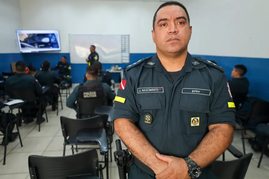 Capitão José Nascimento - coordenador administrativo e executivo da capacitação <div class='credito_fotos'>Foto: Bruno Cecim / Ag.Pará   |   <a href='/midias/2025/originais/20250212122827-GF00022975-F00377387.webp' download><i class='fa-solid fa-download'></i> Download</a></div>