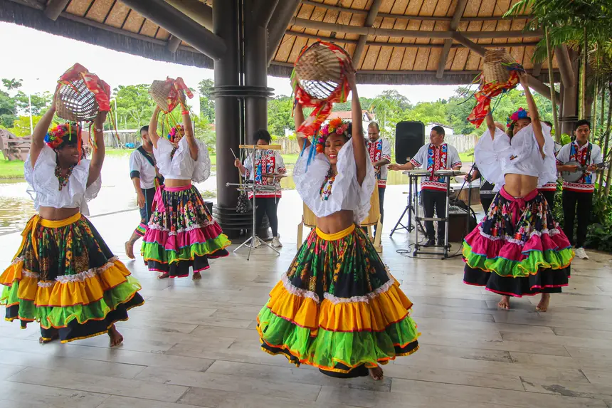 Apresentação do grupo Balé Folclórico da Amazônia