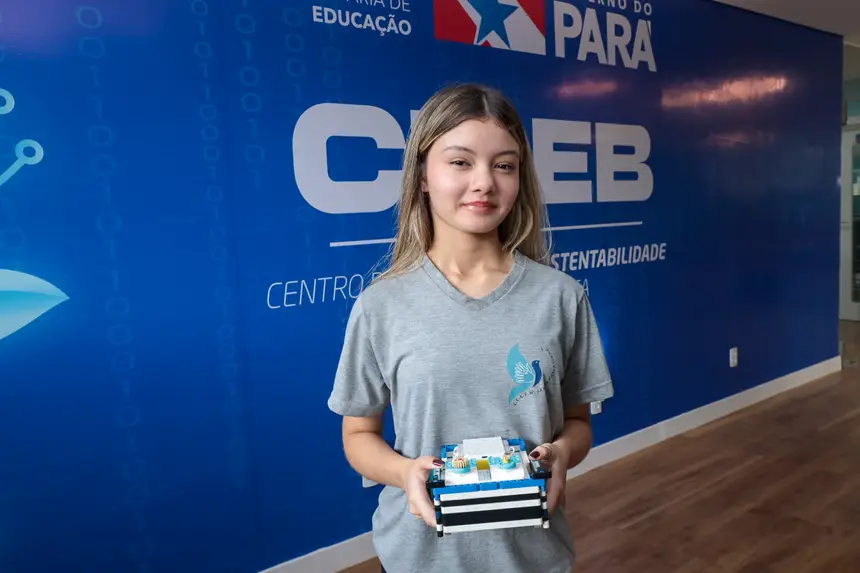 Jéssica Aguiar - 13  anos - Escola Jarbas Passarinho - 3 anos