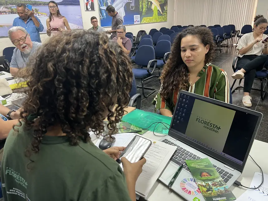 Alice Lemos foi buscar informações para regularizar o Cadastro Rural do pai 