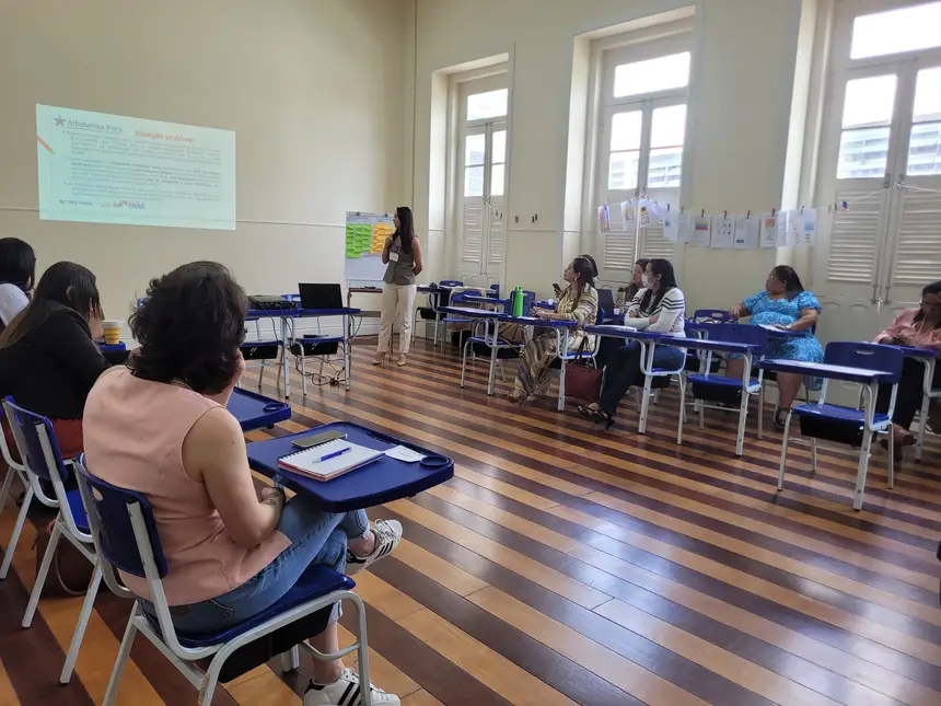 A ação faz parte do Programa Alfabetiza Pará e reuniu mais de 250 formadores de coordenação pedagógica nos polos de Belém, Castanhal, Marabá e Santarém