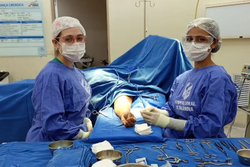 Foto: Divulgação Primeira cirurgia de confecção de fístula arteriovenosa realizada no HGT