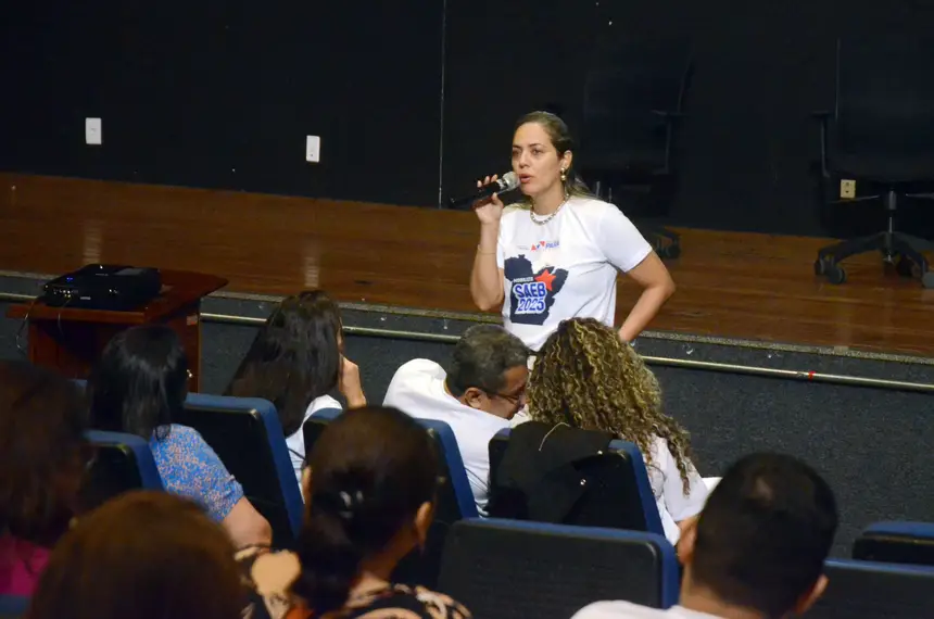 Cláudia Ferreira, diretora de Gestão Educacional.