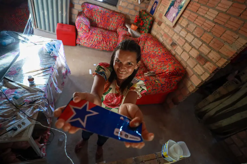 Sua Casa: Dilva Avelino Ferreira, com o benefício, ajudou com as próprias mãos a construir sua casa <div class='credito_fotos'>Foto: Marcelo Lelis / Ag. Pará   |   <a href='/midias/2025/originais/20250606190827-GF00023890-F00410851.jpg' download><i class='fa-solid fa-download'></i> Download</a></div>