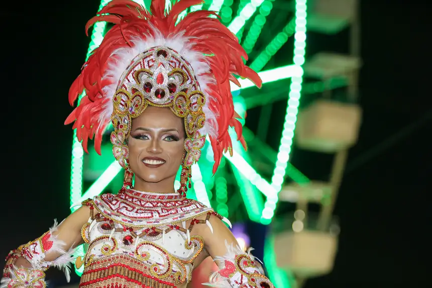 Miss diversidade - Amanda Vergado, 21 anos.  2° ano <div class='credito_fotos'>Foto: Bruno Cruz / Ag. Pará   |   <a href='/midias/2025/originais/20250612211859-GF00023936-F00412832.webp' download><i class='fa-solid fa-download'></i> Download</a></div>