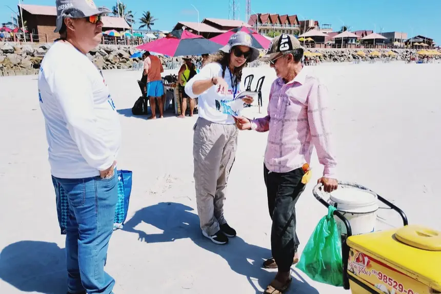 Ações educativas na praia de Ajuruteua