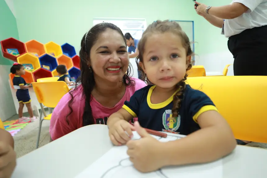 Mãe Maria Geaciane de Oliveira Borges e  Filha Vitória Gabrielle