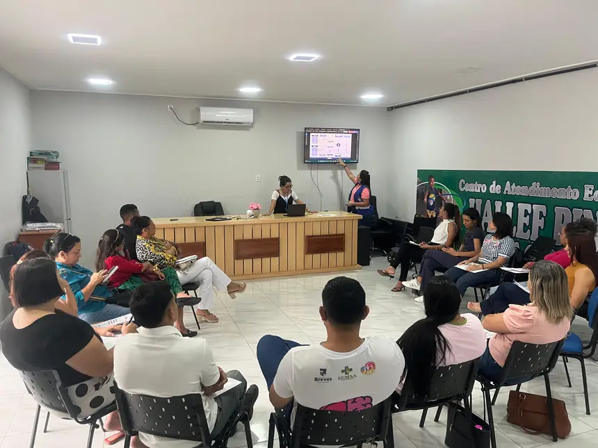 A capacitação reuniu profissionais da rede de proteção, educadores e lideranças comunitárias da região