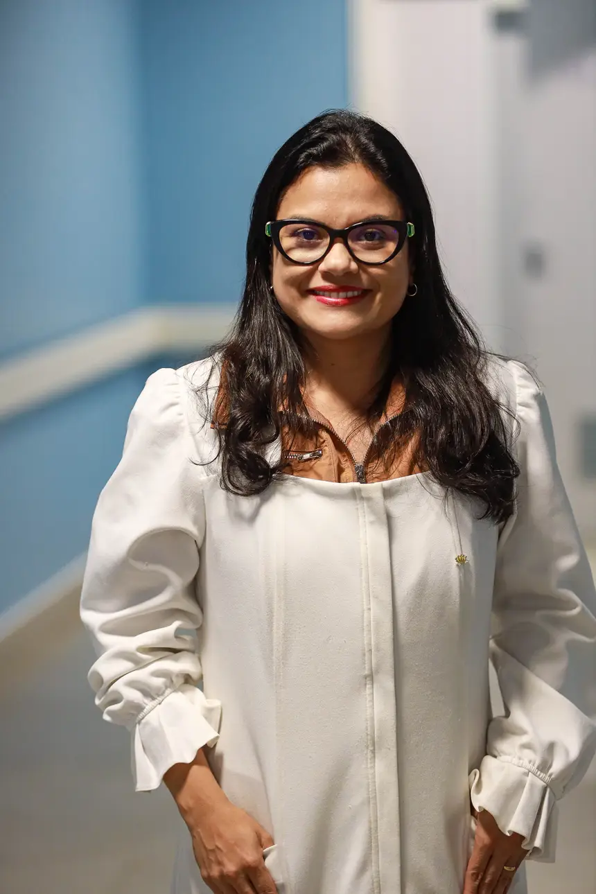 Dra Regiane Frota