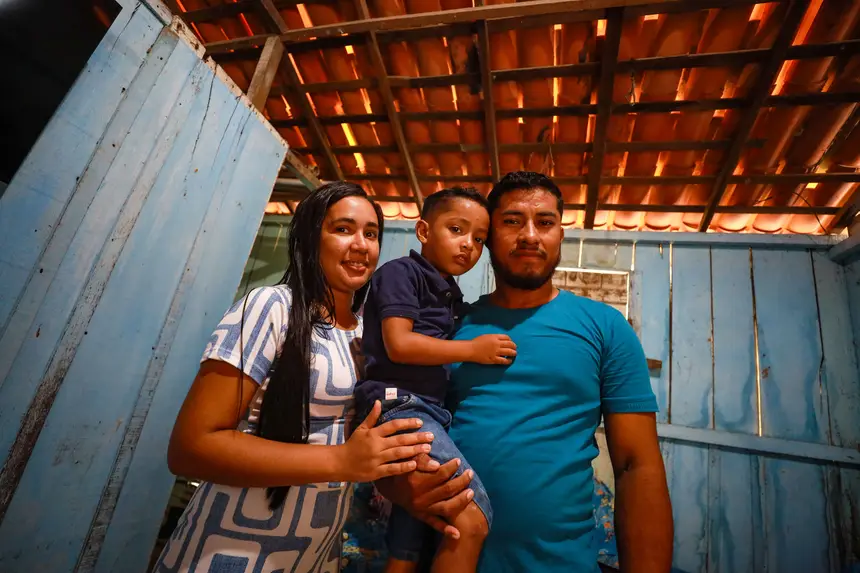 Joao Reis de Sousa, Sara Damily Oliveira de Sousa e o filho, Valentyn Emanuel Oliveira de Sousa <div class='credito_fotos'>Foto: Marcelo Lelis / Ag. Pará   |   <a href='/midias/2025/originais/20250808104454-GF00024409-F00428596.jpg' download><i class='fa-solid fa-download'></i> Download</a></div>