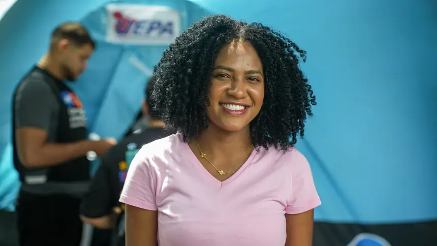 Vitoria Dias, 26 anos - estudante de psicologia <div class='credito_fotos'>Foto: Raphael Luz / Agência Pará   |   <a href='/midias/2025/originais/20250818134301-GF00024513-F00432014.jpg' download><i class='fa-solid fa-download'></i> Download</a></div>