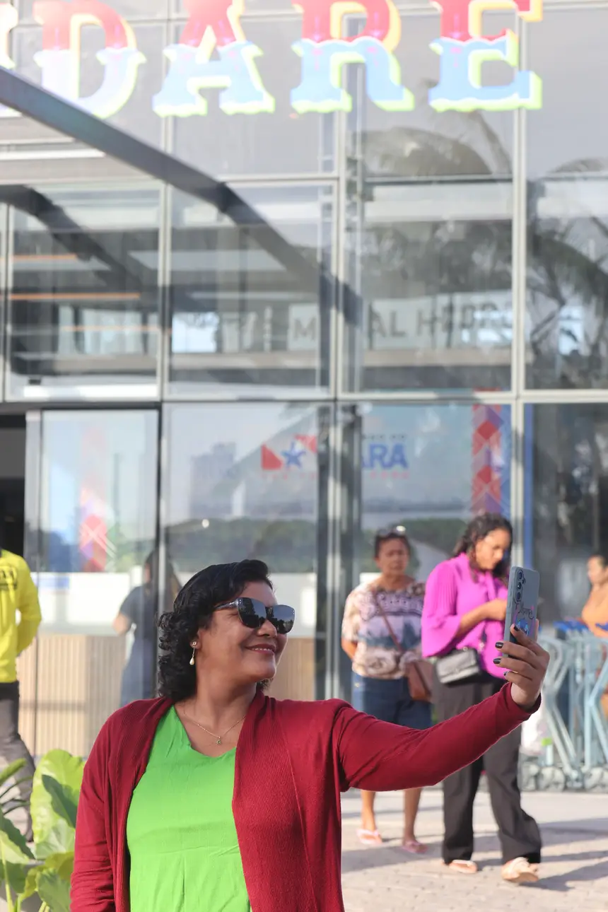 Daniene Almeida - cuidadora de idosos <div class='credito_fotos'>Foto: Bruno Cecim / Ag.Pará   |   <a href='/midias/2025/originais/20251104085820-GF00025374-F00462688.jpg' download><i class='fa-solid fa-download'></i> Download</a></div>