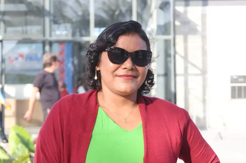 Daniene Almeida - cuidadora de idosos <div class='credito_fotos'>Foto: Bruno Cecim / Ag.Pará   |   <a href='/midias/2025/originais/20251104085822-GF00025374-F00462689.jpg' download><i class='fa-solid fa-download'></i> Download</a></div>