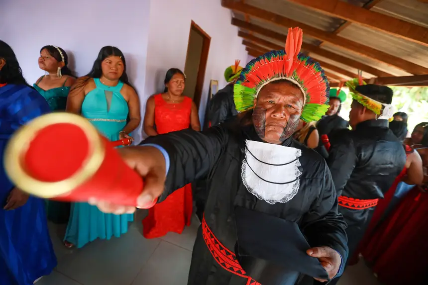 Demoro Xikrin, formando <div class='credito_fotos'>Foto: Marcelo Lelis / Ag. Pará   |   <a href='/midias/2025/originais/20251104100842-GF00025376-F00462808.jpg' download><i class='fa-solid fa-download'></i> Download</a></div>