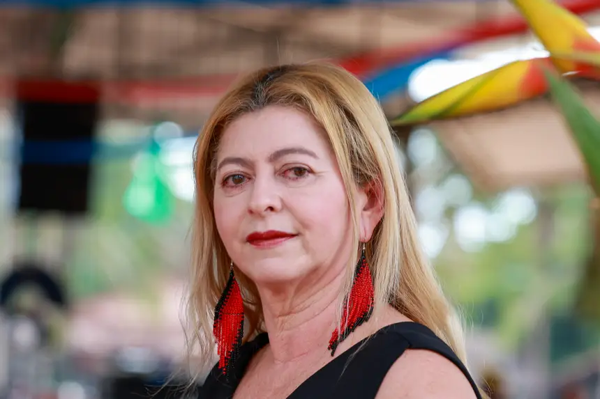 Joelma Alencar, coordenadora do núcleo de formação indígena da UEPA <div class='credito_fotos'>Foto: Marcelo Lelis / Ag. Pará   |   <a href='/midias/2025/originais/20251104100904-GF00025376-F00462818.jpg' download><i class='fa-solid fa-download'></i> Download</a></div>