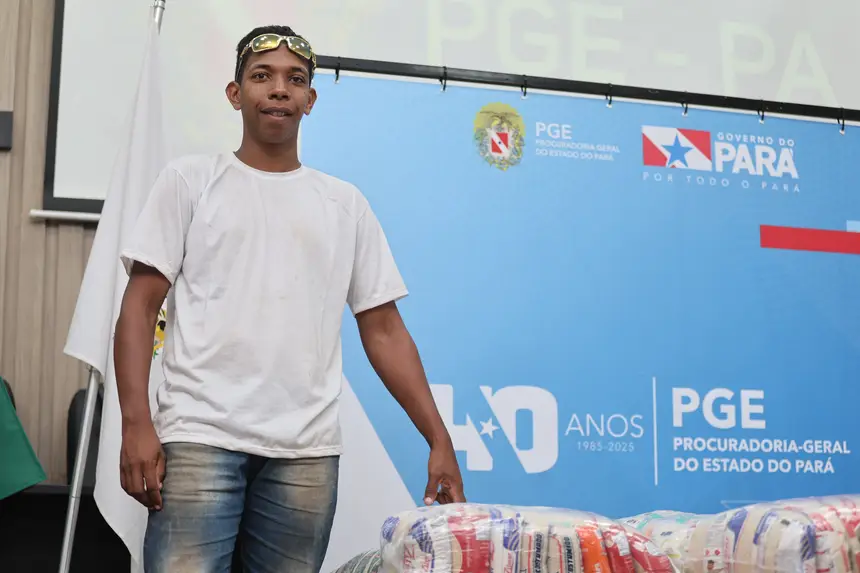 Moisés Mascote - voluntário do Missão Belém <div class='credito_fotos'>Foto: Bruno Cruz / Ag. Pará   |   <a href='/midias/2025/originais/20251104111855-GF00025378-F00462902.jpg' download><i class='fa-solid fa-download'></i> Download</a></div>