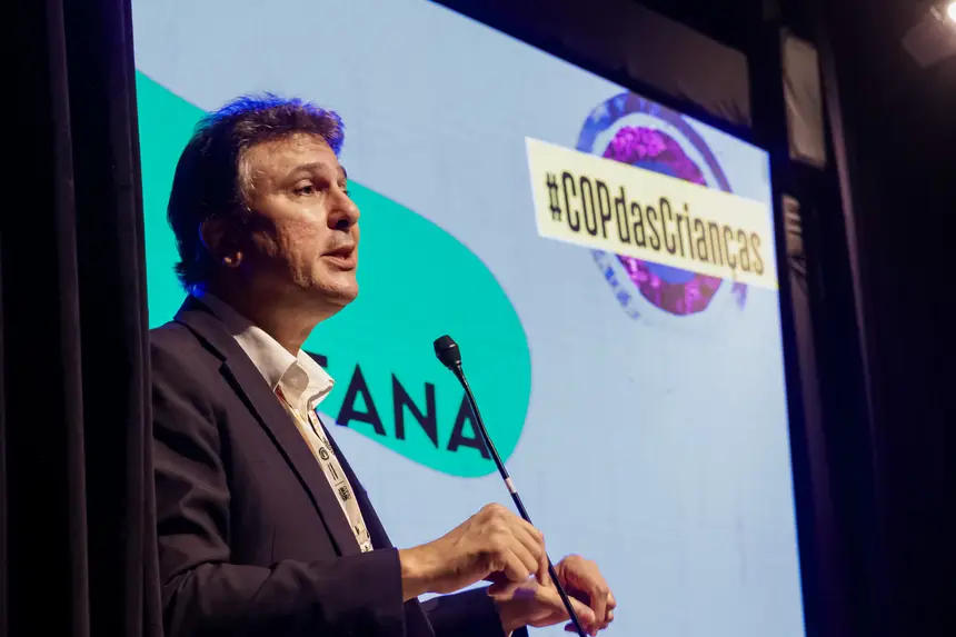 Ministro da Educação, Camilo Santana <div class='credito_fotos'>Foto: Pedro Guerreiro / Ag. Pará   |   <a href='/midias/2025/originais/20251112172601-GF00025475-F00466304.jpg' download><i class='fa-solid fa-download'></i> Download</a></div>