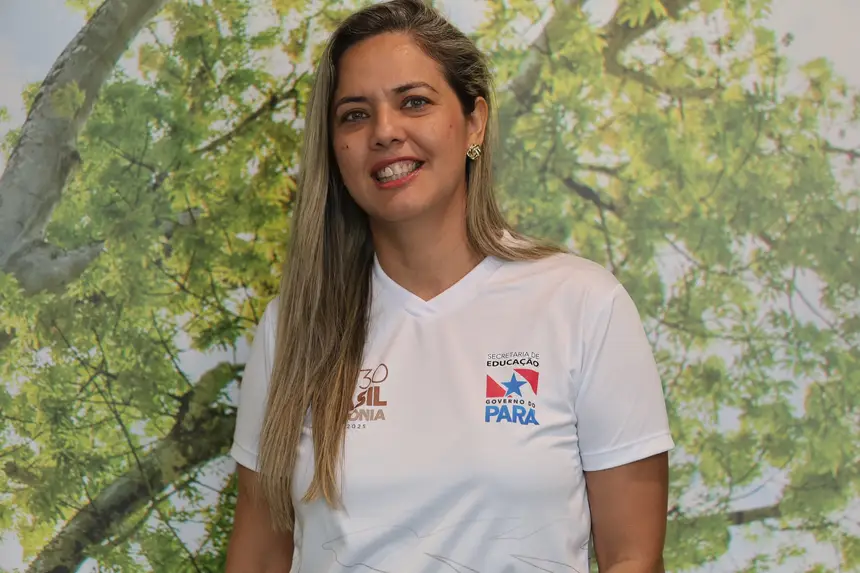 Diretora de gestão educacional da Seduc - Cláudia Ferreira <div class='credito_fotos'>Foto: Bruno Cruz / Ag. Pará   |   <a href='/midias/2025/originais/20251117122923-GF00025559-F00468819.jpg' download><i class='fa-solid fa-download'></i> Download</a></div>