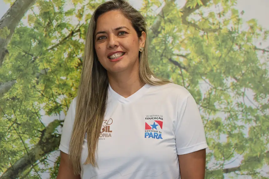 Diretora de gestão educacional da Seduc - Cláudia Ferreira <div class='credito_fotos'>Foto: Bruno Cruz / Ag. Pará   |   <a href='/midias/2025/originais/20251117122925-GF00025559-F00468820.jpg' download><i class='fa-solid fa-download'></i> Download</a></div>