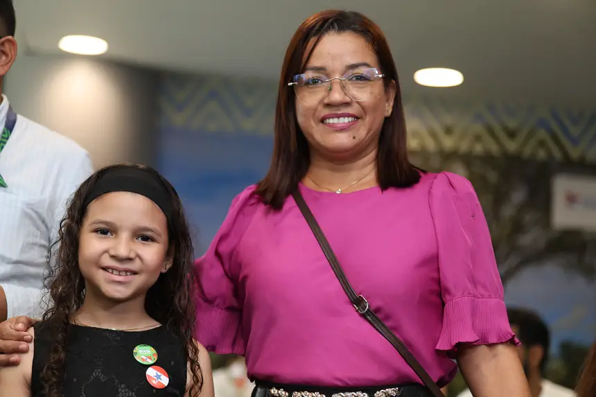 Elen oliveira e Ana Lígia <div class='credito_fotos'>Foto: Bruno Cruz / Ag. Pará   |   <a href='/midias/2025/originais/20251117123132-GF00025559-F00468846.jpg' download><i class='fa-solid fa-download'></i> Download</a></div>