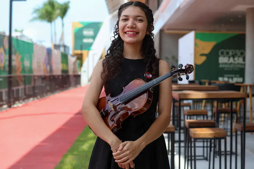 Thalia Andrade/estudante usina Bengui <div class='credito_fotos'>Foto: Bruno Cruz / Ag. Pará   |   <a href='/midias/2025/originais/20251117143841-GF00025562-F00468928.jpg' download><i class='fa-solid fa-download'></i> Download</a></div>