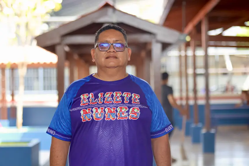 Gedielson Cruz 
Diretor da escola <div class='credito_fotos'>Foto: Bruno Cruz / Ag. Pará   |   <a href='/midias/2025/originais/20251125122113-GF00025689-F00471845.jpg' download><i class='fa-solid fa-download'></i> Download</a></div>