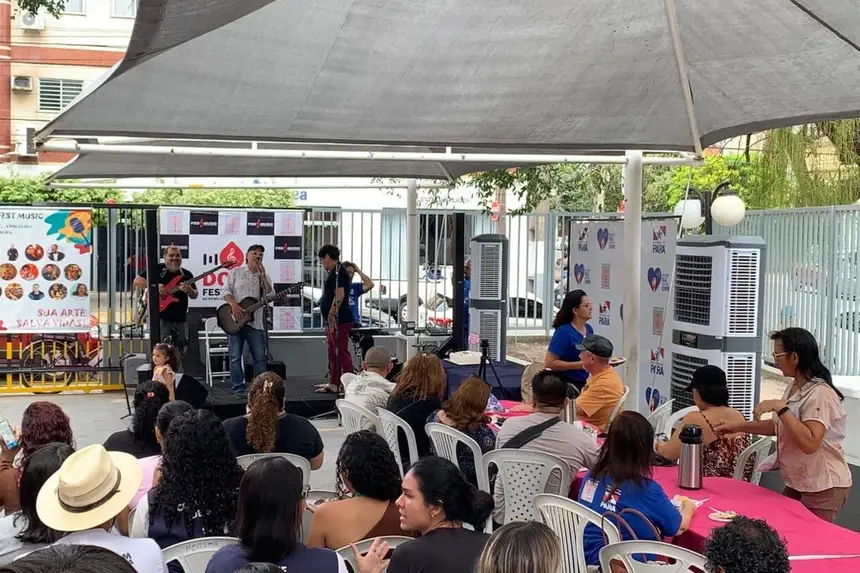 Participação popular durante a programação cultural do evento.