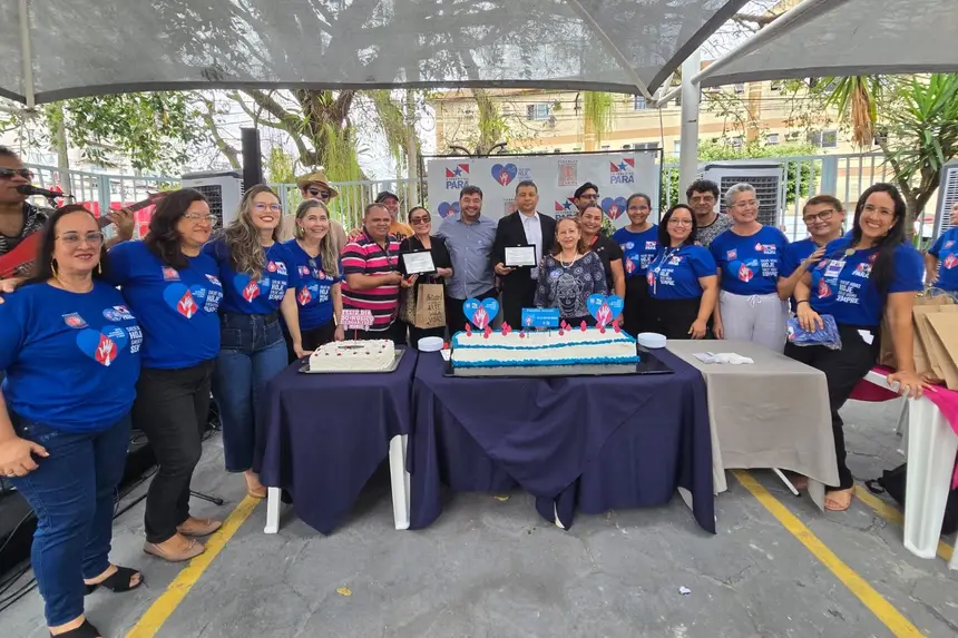 Momento de confraternização em alusão ao Dia Nacional do Doador de Sangue, junto das assistentes sociais que organizaram a campanha de doação.