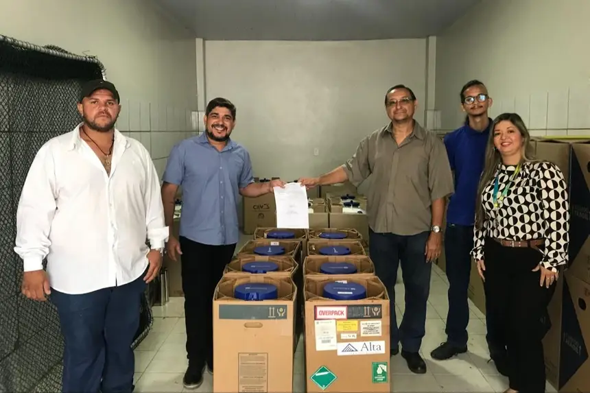 A remesa de 9.200 sêmens de touro de alto valor genético foi entregue na manhã desta quarta-feira (26) na sede da secretaria