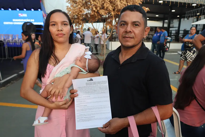 Janaia Barros da Silva, auxiliar administrativo <div class='credito_fotos'>Foto: Bruno Cecim / Ag.Pará   |   <a href='/midias/2025/originais/20251126184821-GF00025716-F00472628.jpg' download><i class='fa-solid fa-download'></i> Download</a></div>