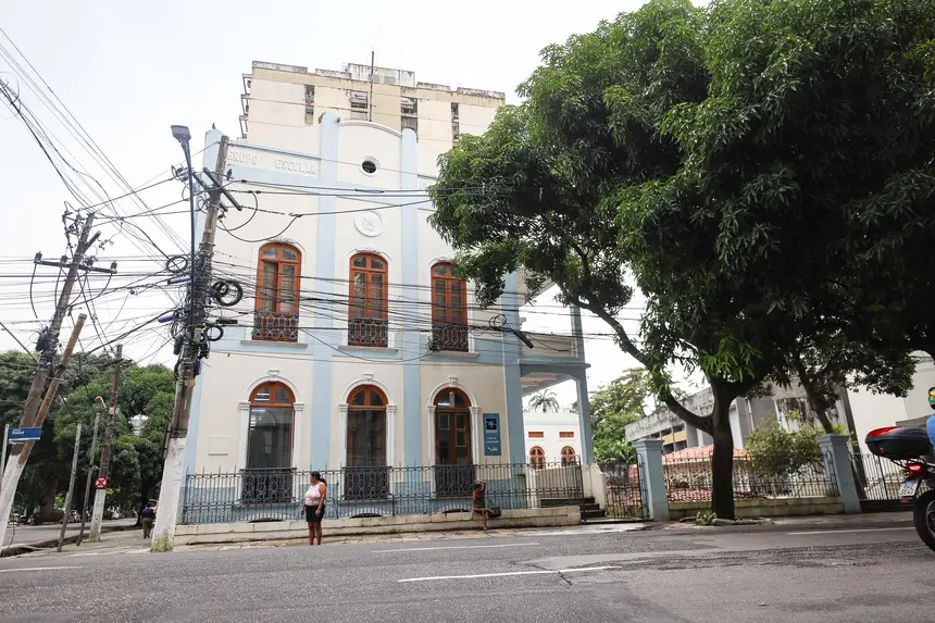 Fachada da Casa da Linguagem, prédio de 1870