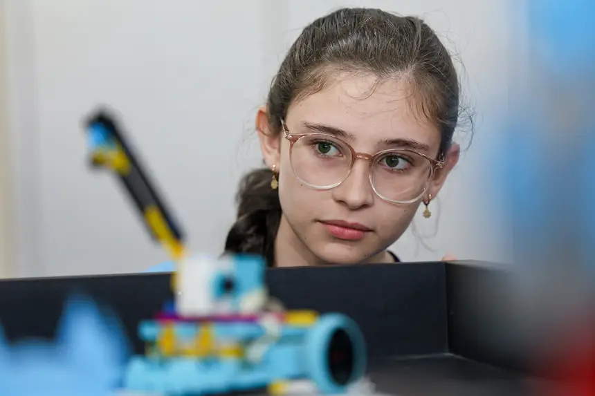 Aluna 
Maria Heloísa 
1° ano <div class='credito_fotos'>Foto: Bruno Cruz / Ag. Pará   |   <a href='/midias/2025/originais/20251202160538-GF00025748-F00473784.jpg' download><i class='fa-solid fa-download'></i> Download</a></div>