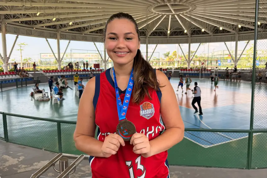 A atleta de basquetebol de Castanhal, Alexia Ohana comemorou o terceiro lugar