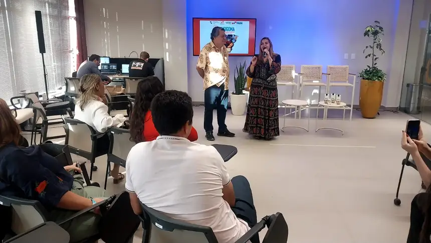 A coordenadora do Sigema faz o encerramento no miniauditório onde foram apresentadas informações sobre as Indicações Geográficas 