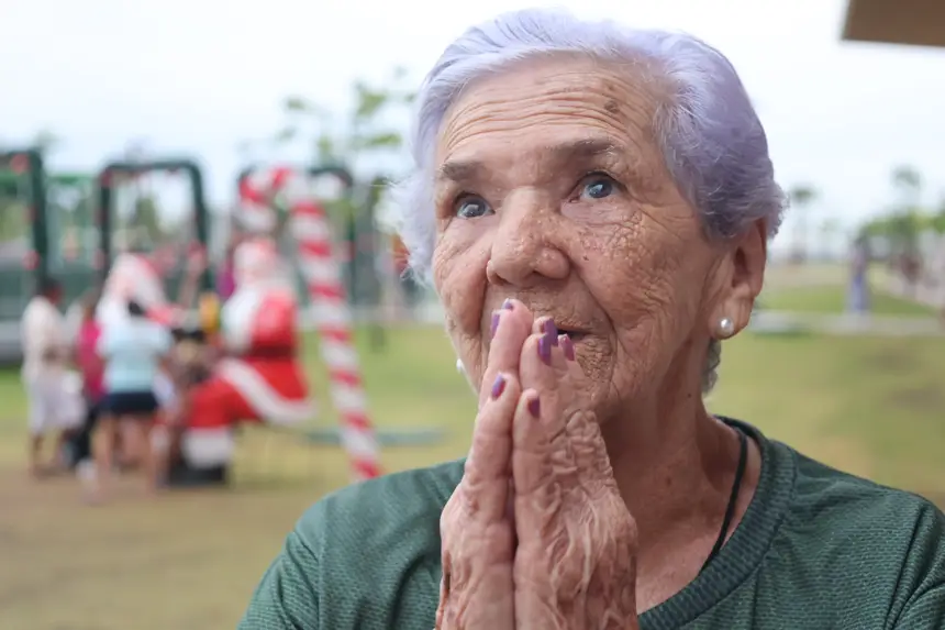 Iracema Oliveira, mestra de cultura (pastorinha sion) <div class='credito_fotos'>Foto: Bruno Cecim / Ag. Pará &nbsp;&nbsp;|&nbsp;&nbsp; <a href='/midias/2025/originais/20251214202106-GF00025866-F00478077.jpg' download><i class='fa-solid fa-download'></i> Download</a></div>