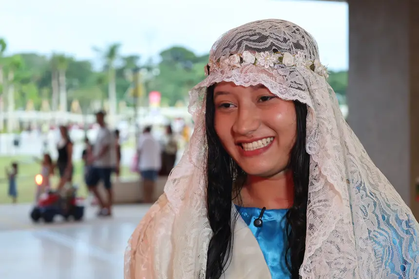 Samira Waleria, estudante (pastorinha sion) <div class='credito_fotos'>Foto: Bruno Cecim / Ag. Pará &nbsp;&nbsp;|&nbsp;&nbsp; <a href='/midias/2025/originais/20251214202142-GF00025866-F00478084.jpg' download><i class='fa-solid fa-download'></i> Download</a></div>